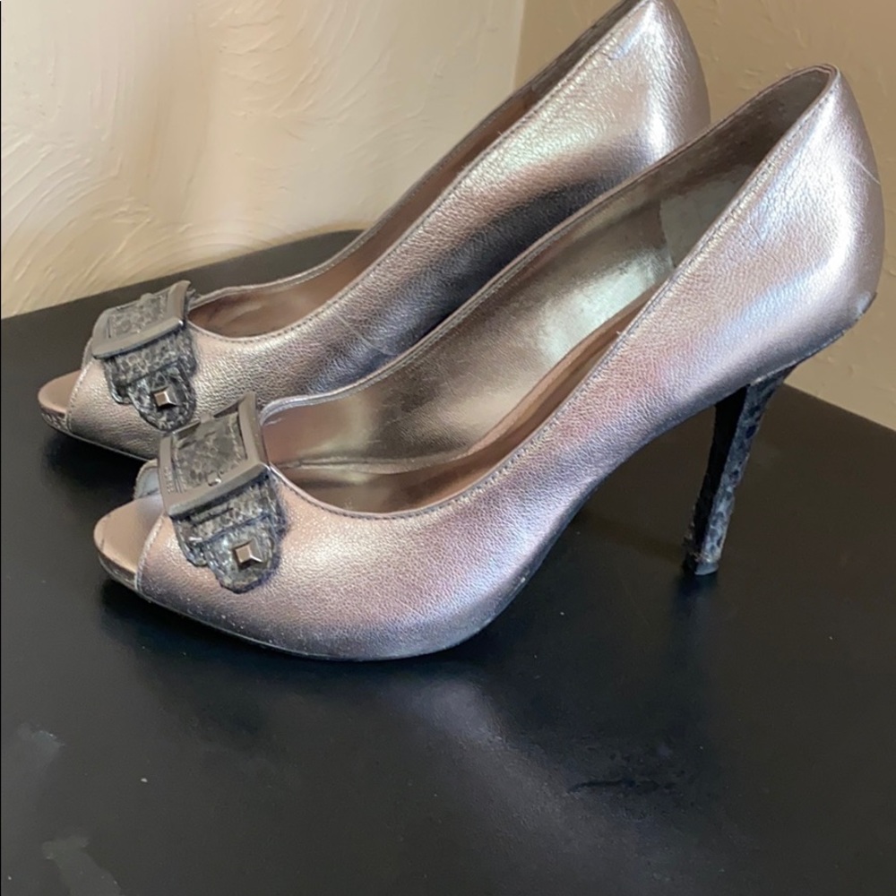 Guess Silver metallic heels worn once Sz 7.5